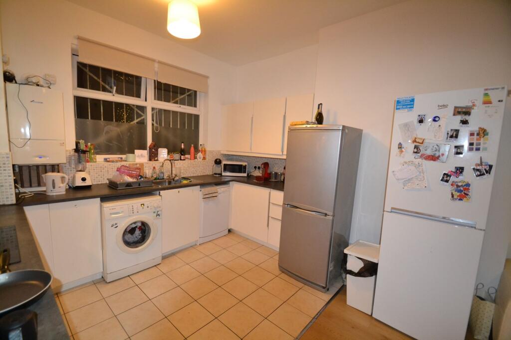 1 bedroom house share for rent