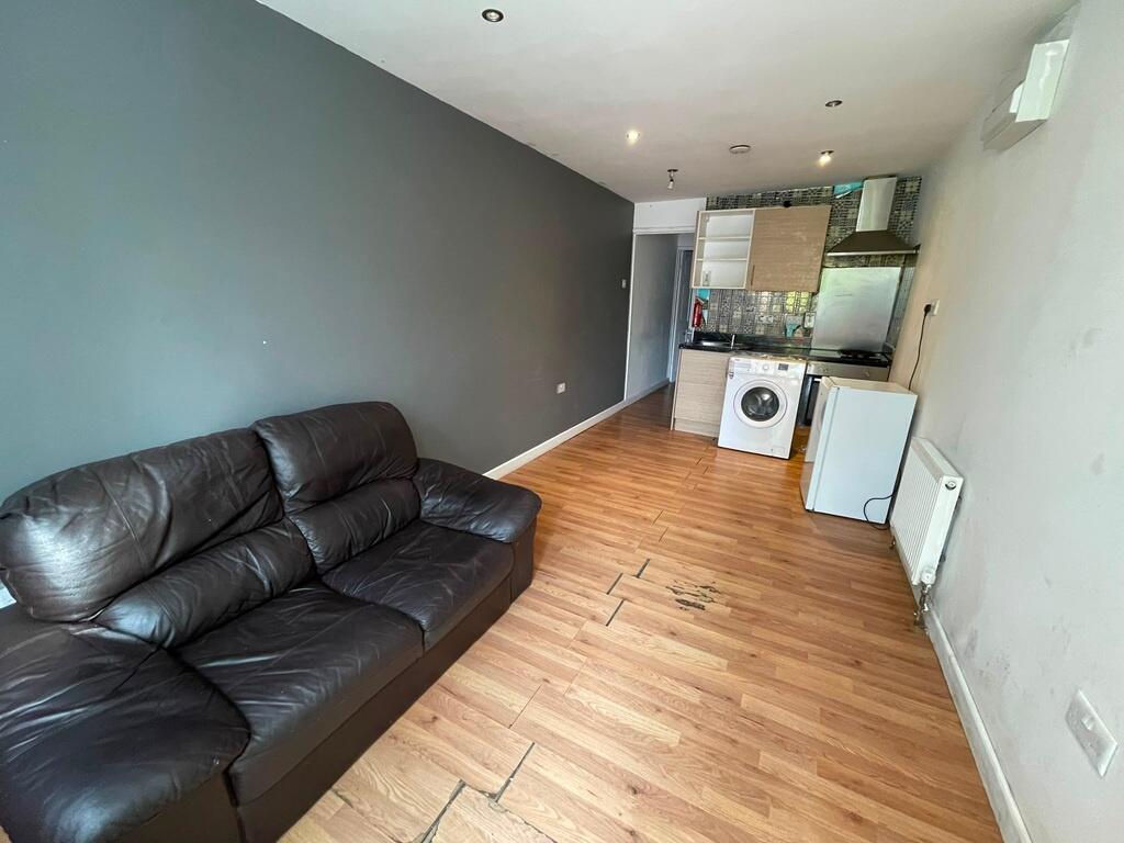 Main image of property: Gloucester Road Avonmouth, Bristol, BS11