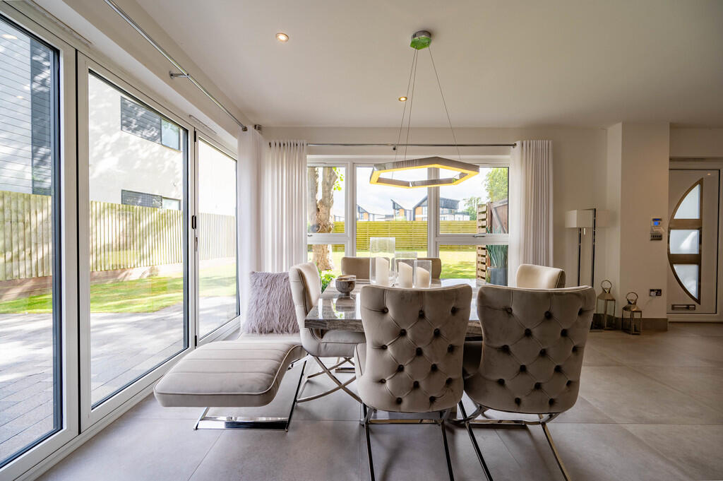 House in Nottingham, Bramcote - View 5