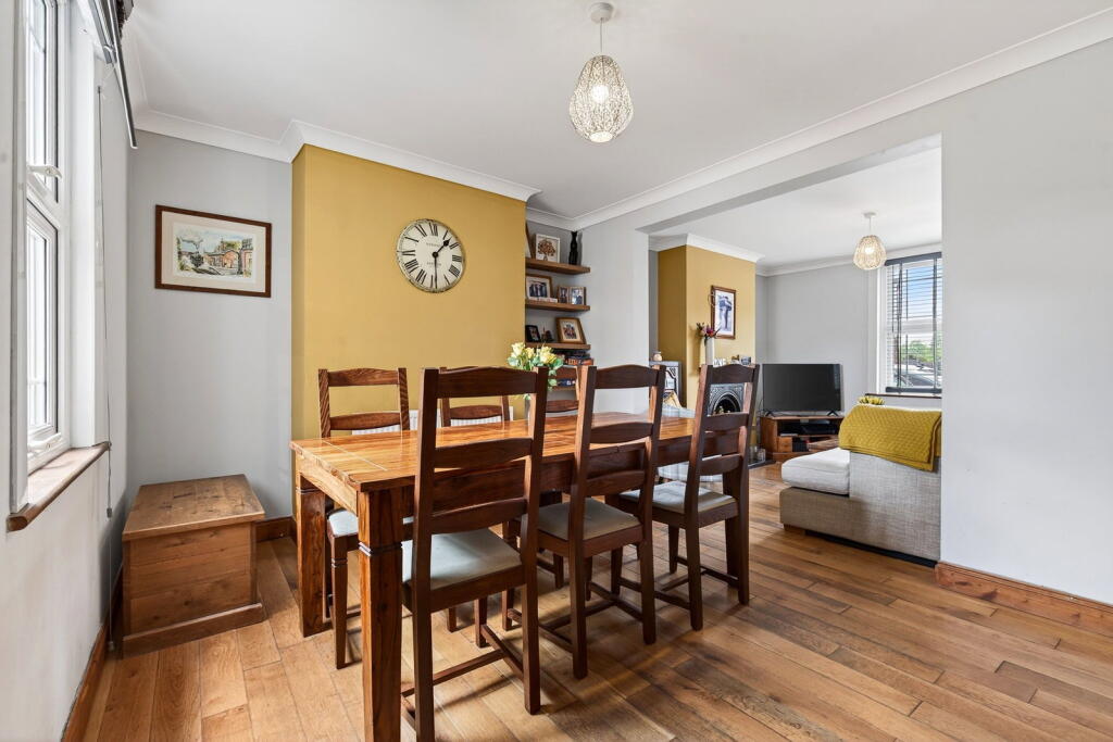 House in Milton Keynes, New Bradwell - View 5