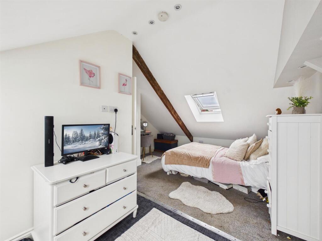Apartment in North Tyneside, North East - More