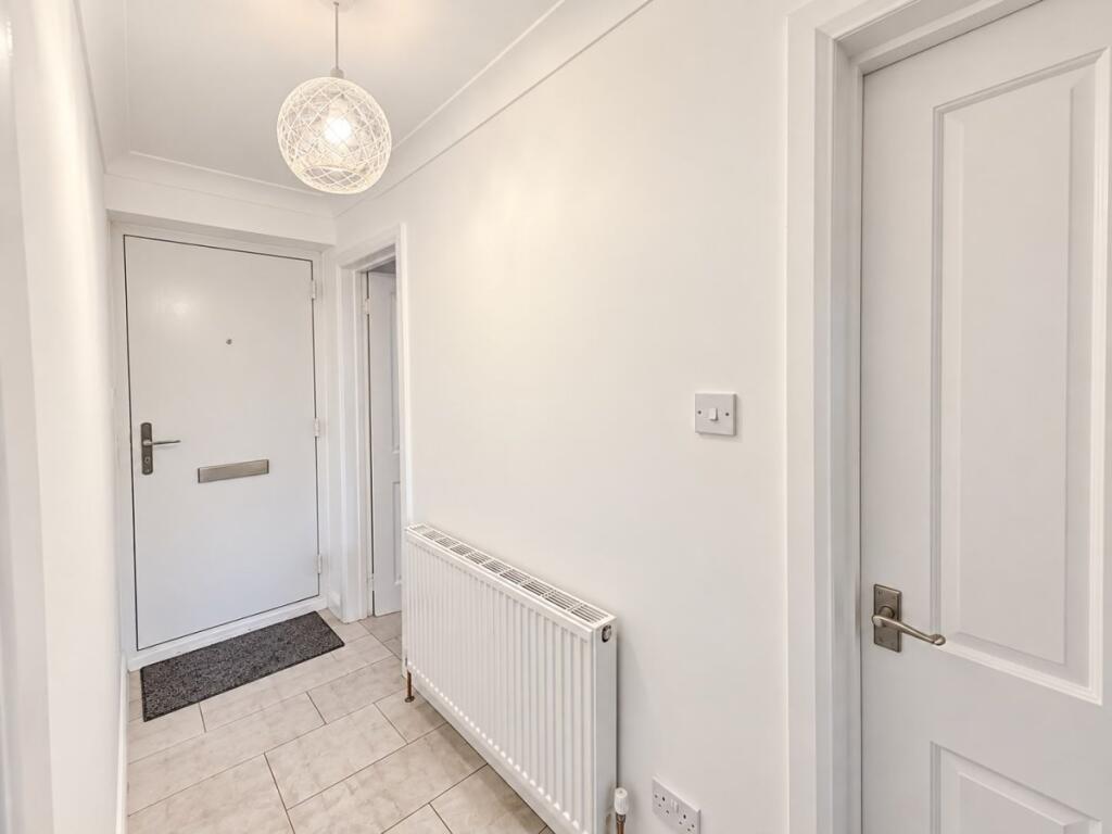 House in High Wycombe, Castlefield - View 2