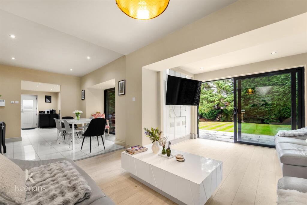 House in Manchester - More