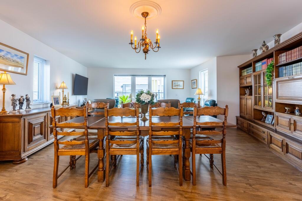 Apartment in Gillingham, Medway - View 5