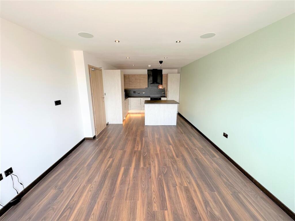 Apartment in Hull - View 5