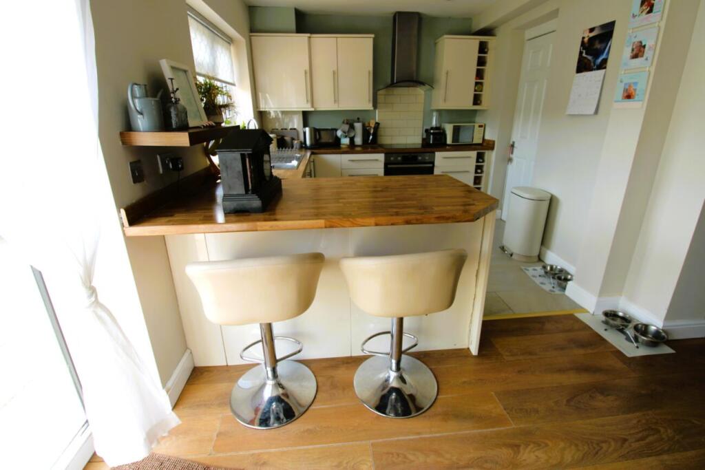 House in Romford - More