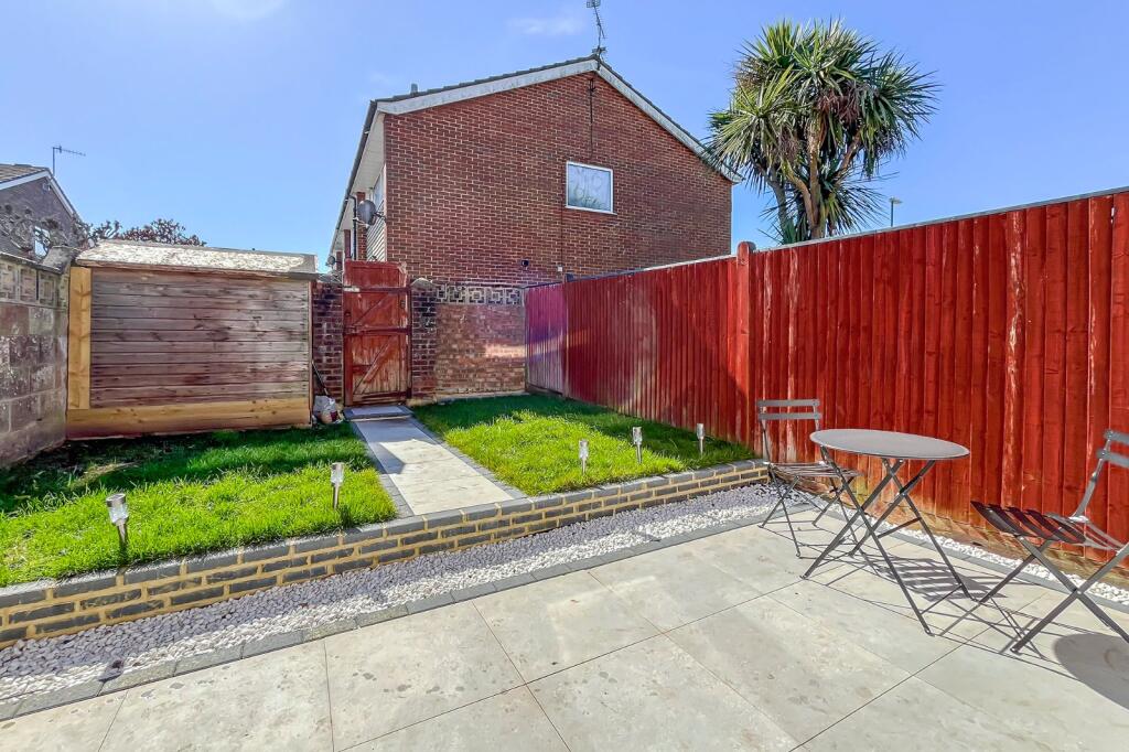 3 Bedroom Terraced in BN16 3LB