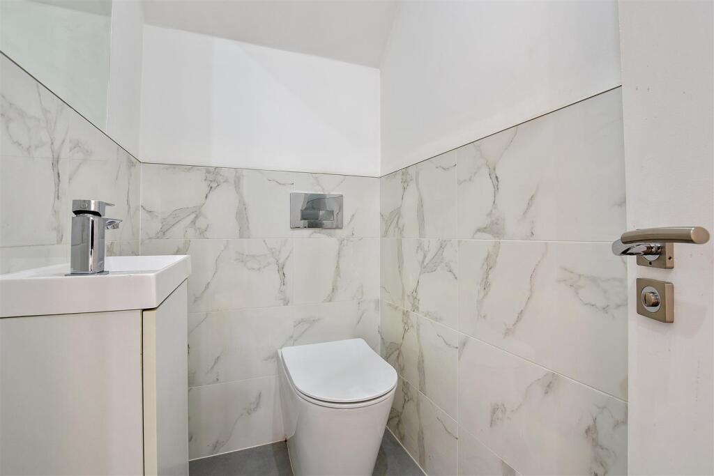 Apartment in Twickenham - More
