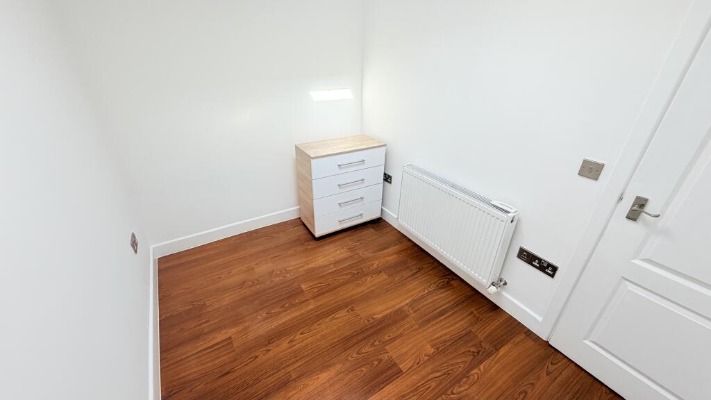 Apartment in Croydon - More