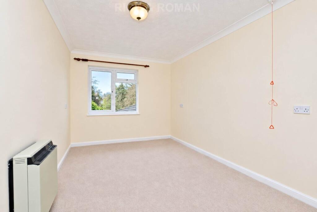 Apartment in Kingston upon Thames - More