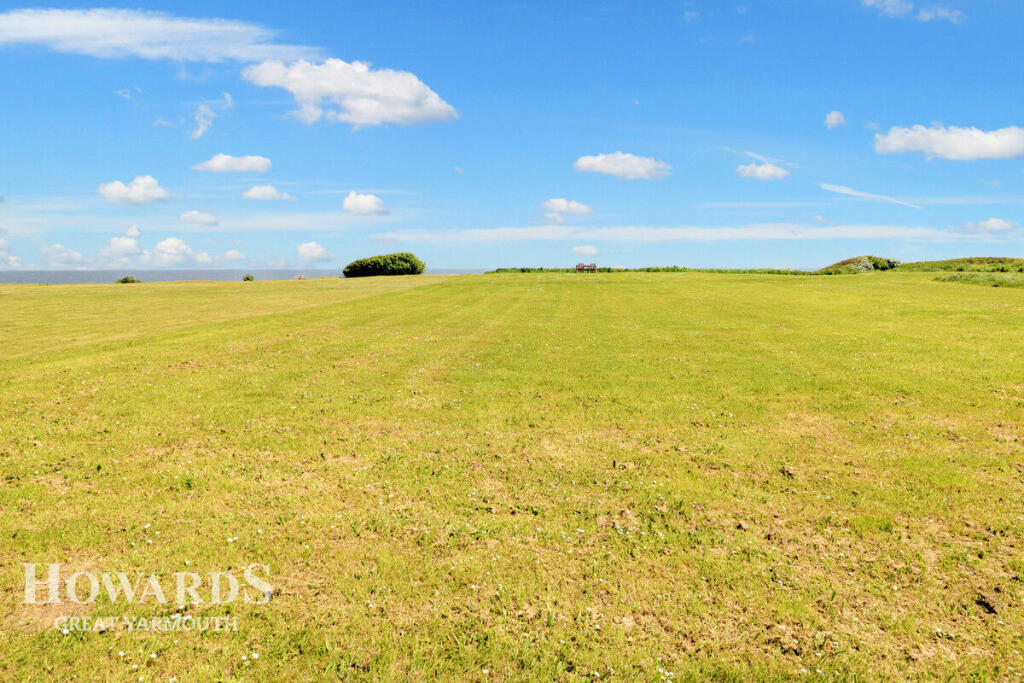 5-bed detached on The Esplanade, Scratby, £400,000