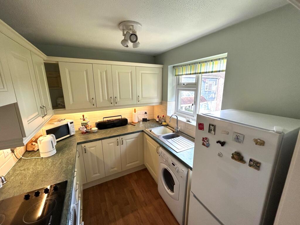Gilwynes Court, Aldwick Felds - View 4