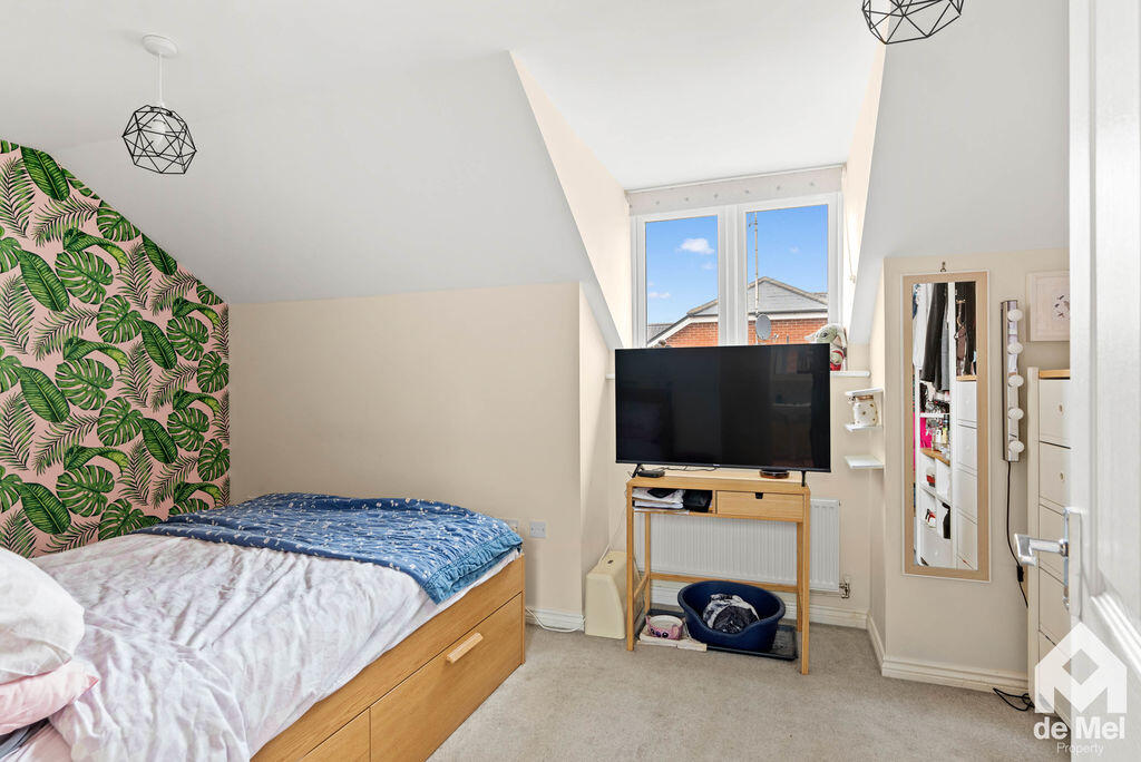 Apartment in Cheltenham, Bishop's Cleeve - More
