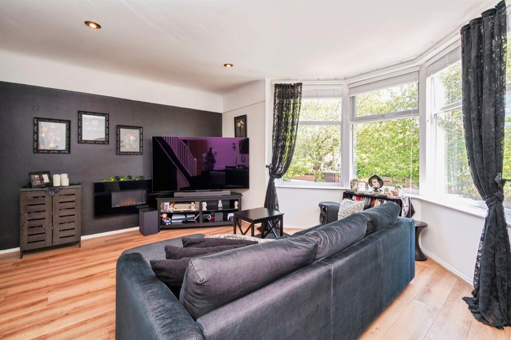 Apartment in Wallasey, New Brighton - View 3