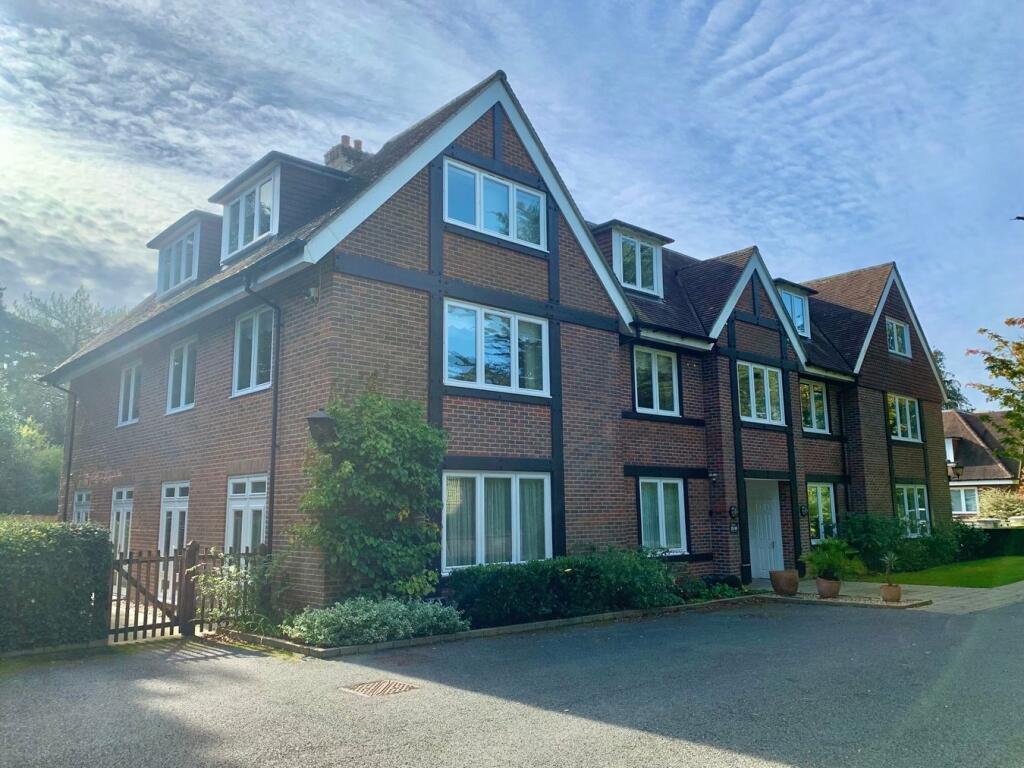 Main image of property: Sandbourne Court, 54-56 West Overcliff Drive, Bournemouth, BH4