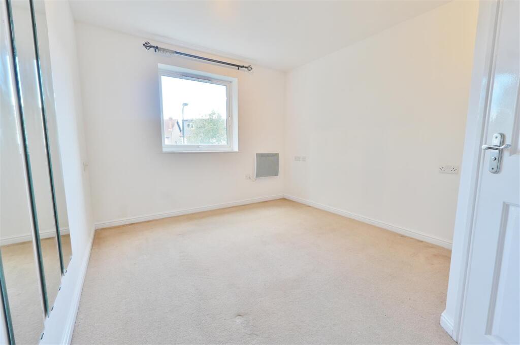 Apartment in Slough - View 2