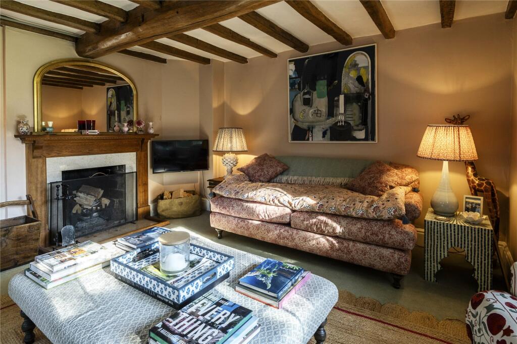 House in Southampton - More