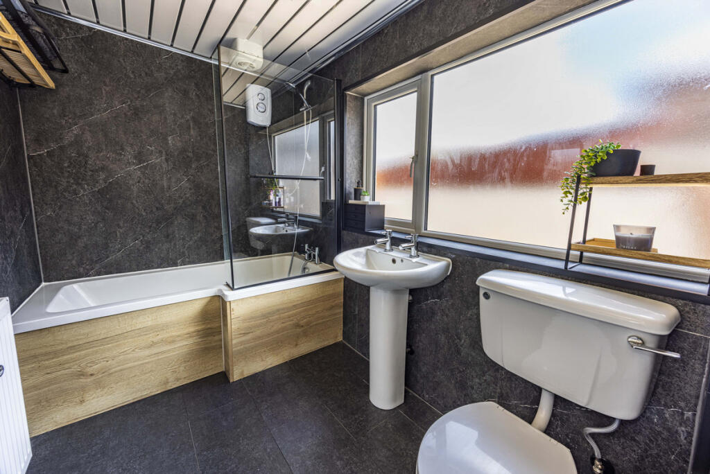 House in Ashfield, Selston - More