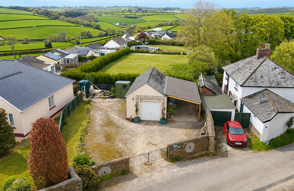 Main image of property: Kingscott, Torrington