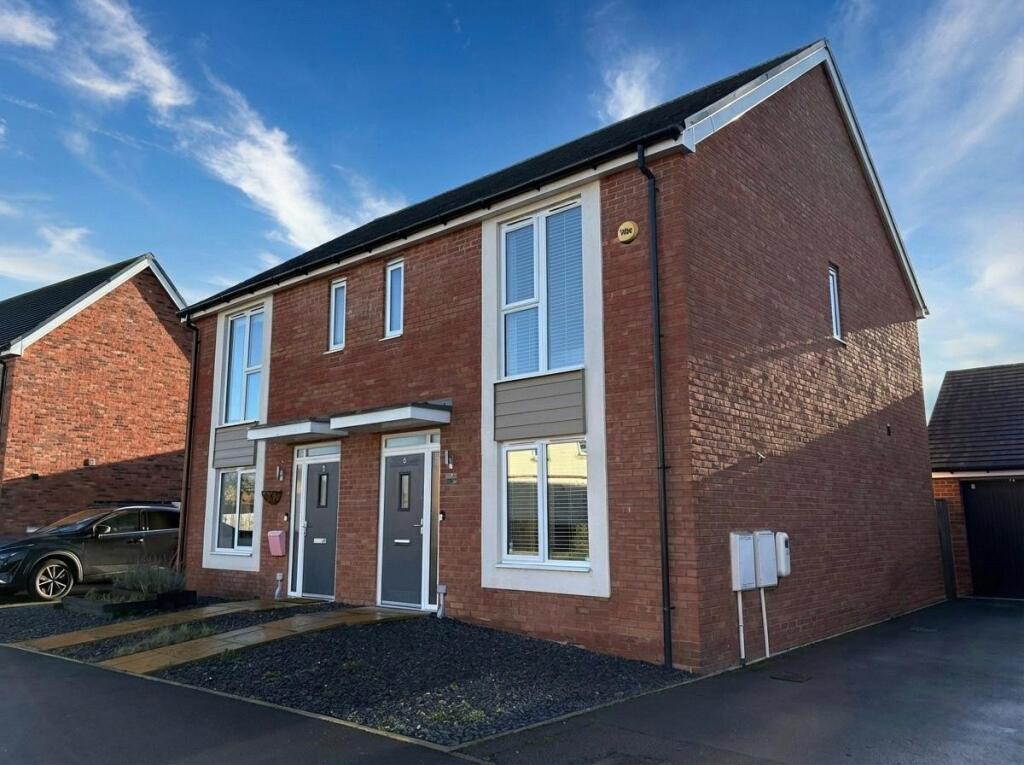 Main image of property: Chestnut Avenue, Meon Vale, Stratford-upon-Avon, Warwickshire, CV37