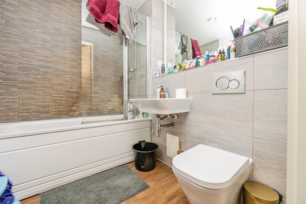 Apartment in Birmingham, West Midlands - More