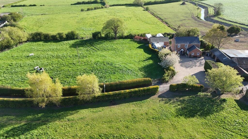 Main image of property: Helsey, Hogsthorpe, Skegness