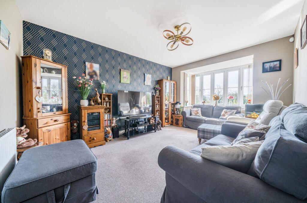 Badger Road, Thornbury, BS35 photo 4