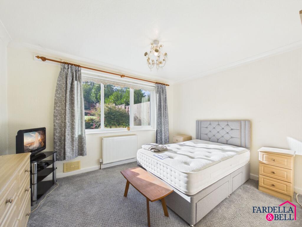 Crow Wood Avenue, Burnley, BB12 photo 4