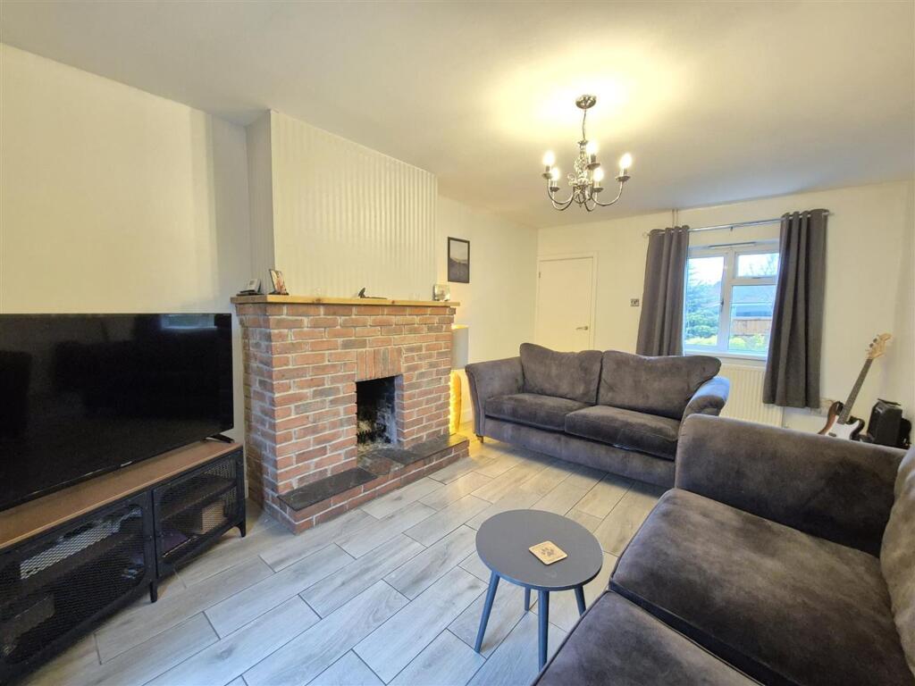 Sharpley Avenue, Coalville, LE67 photo 4