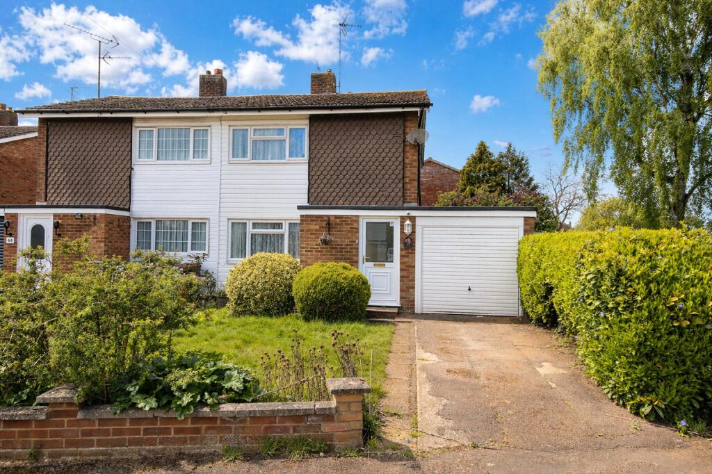 Main image of property: Lakefield Avenue, Toddington, Bedfordshire, LU5