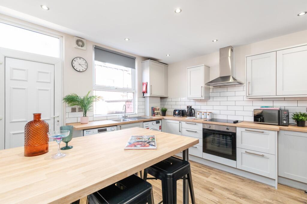 House in Leeds - View 2