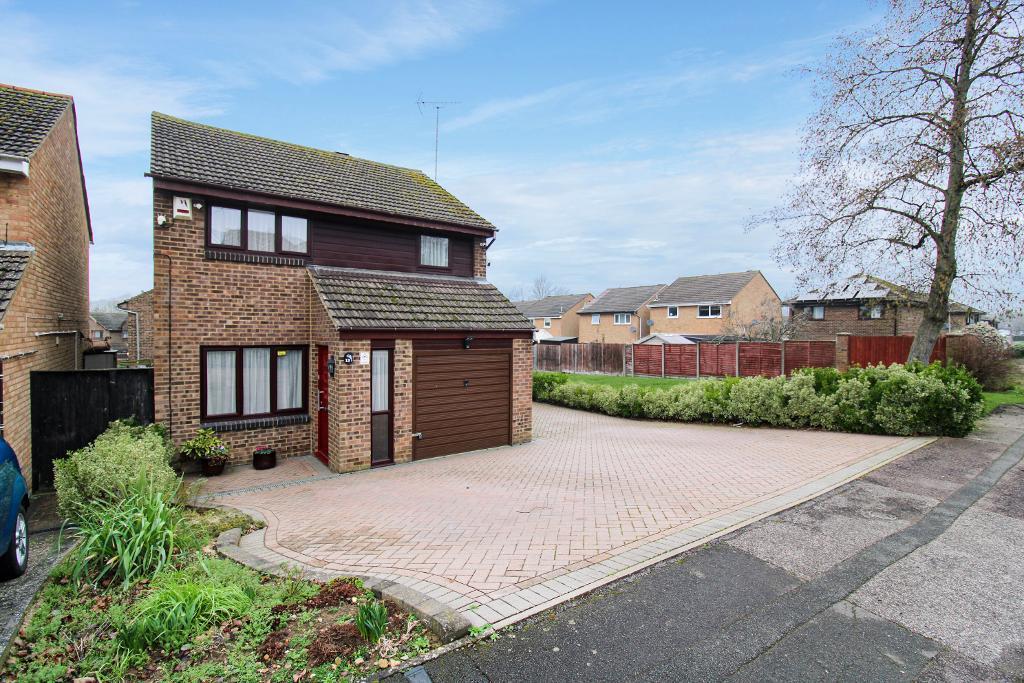 Main image of property: Braybrooke Drive, Furzton, Milton Keynes, MK4 1AE