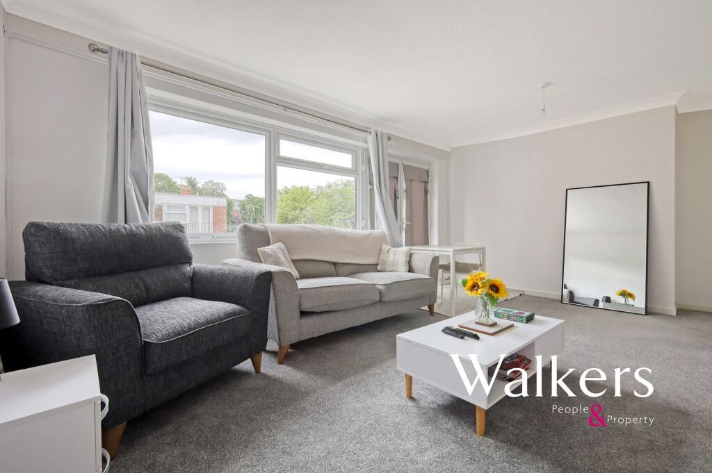 Apartment in Brentwood, Essex - View 2