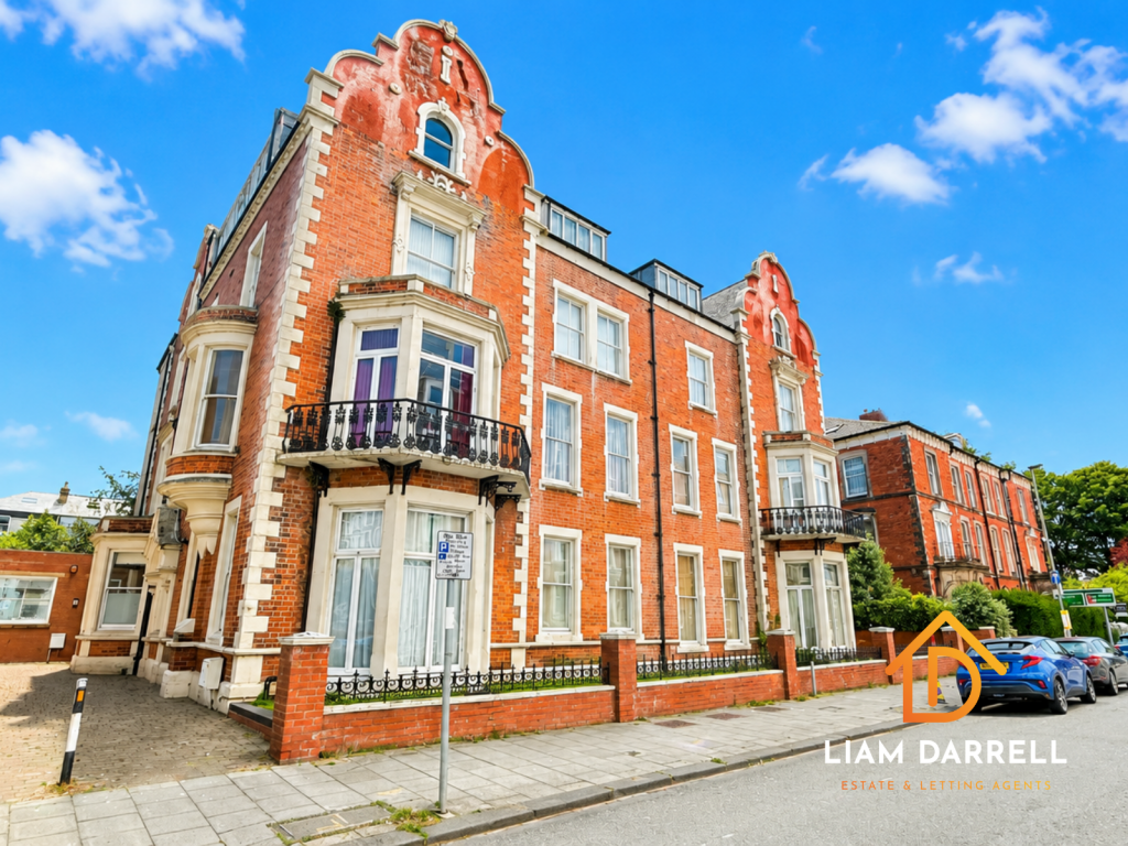 2-bed flat on Summerdale Apartments, Prince Of Wales Terrace, Scarborough, North Yorkshire, £165,000