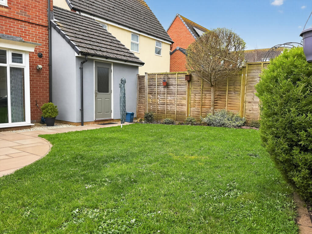 Swallow Way, Cullompton, Devon, EX15 1GH photo 3