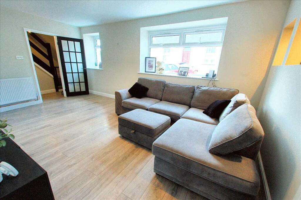 8 Sycamore Street, Bufferland, Pembroke Dock photo 3