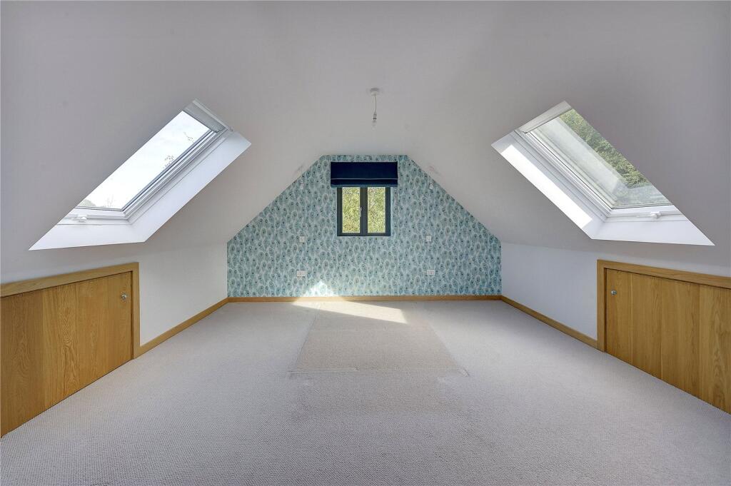 House in South Oxfordshire, Chinnor - View 4
