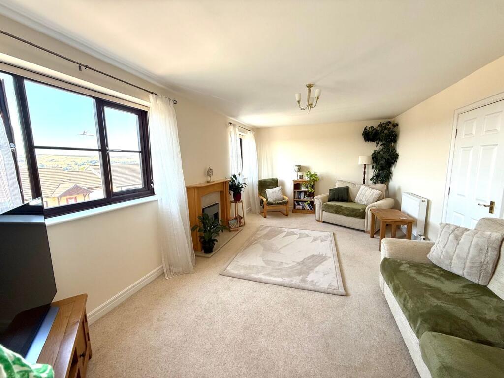 House in Bradford, Keighley - View 4