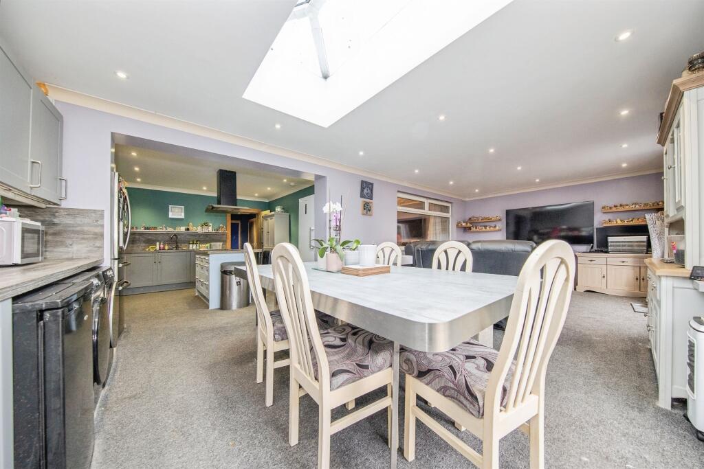 House in Clacton-on-Sea - More