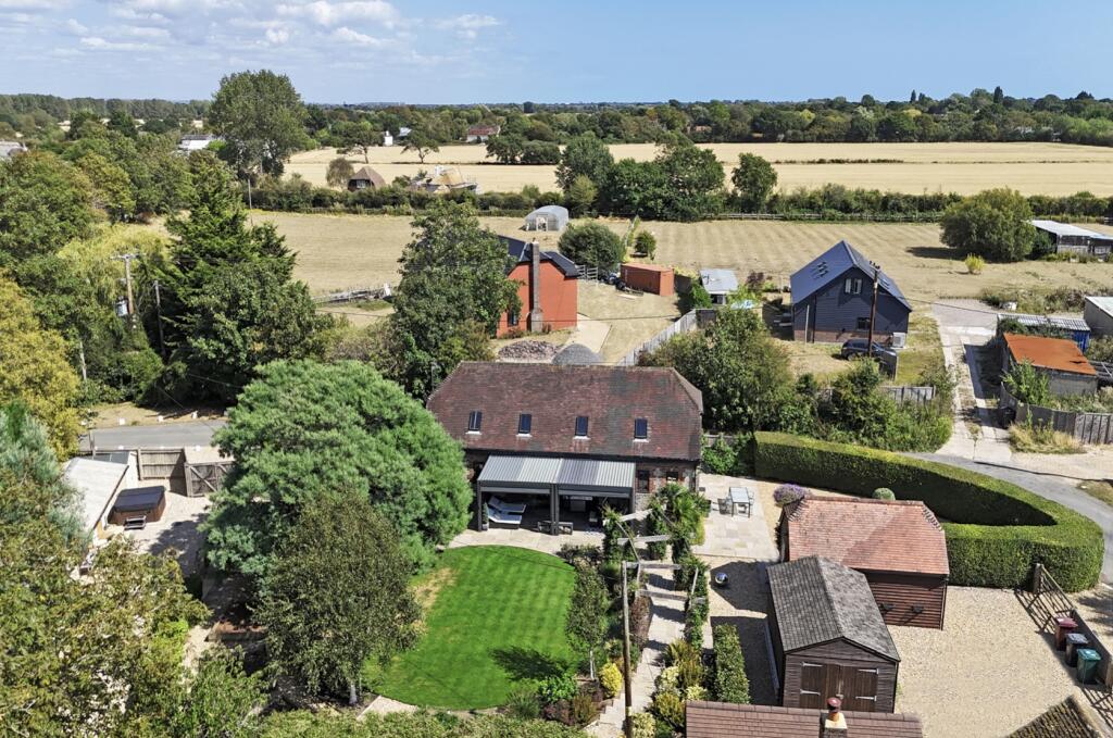 Fletchers Barn, Fletchers Lane, Sidlesham, West Sussex photo 2