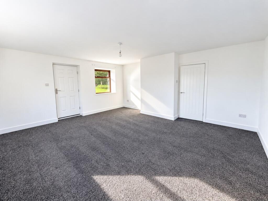 House in Bradford, Fairweather Green, Scholemoor - View 4