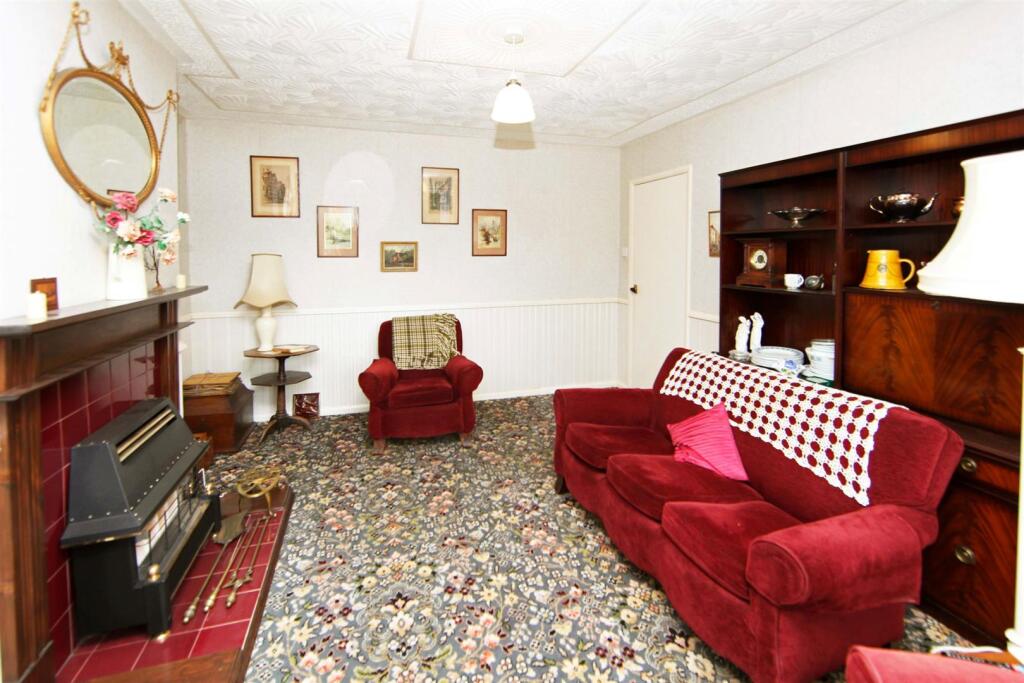 High Street, Edgmond, Newport photo 4