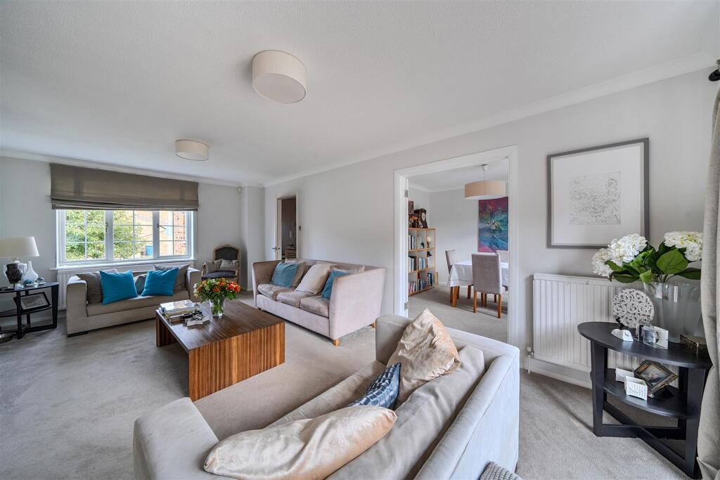 House in Slough - View 4