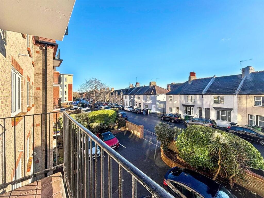 Apartment in Eastbourne, Little Chelsea, Upperton - More