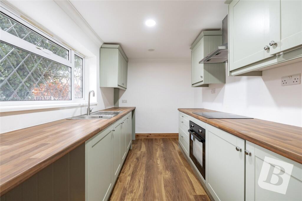 Maldon Road, Great Baddow, Chelmsford, Essex, CM2 photo 2