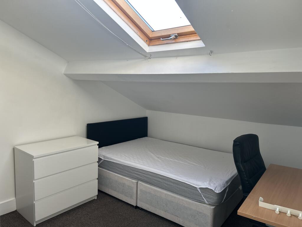 Main image of property: Room 6 Rathbone Road, L15