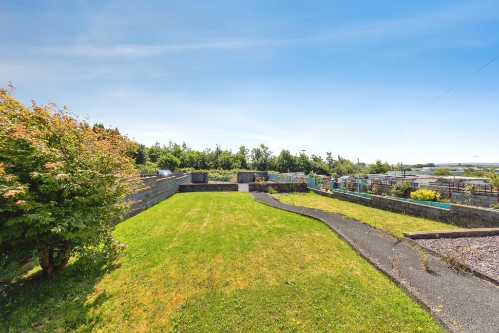 House in Dafen, Pemberton, Llanelli Rural - View 4