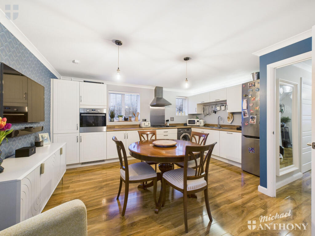 House in Kingsbrook - View 4
