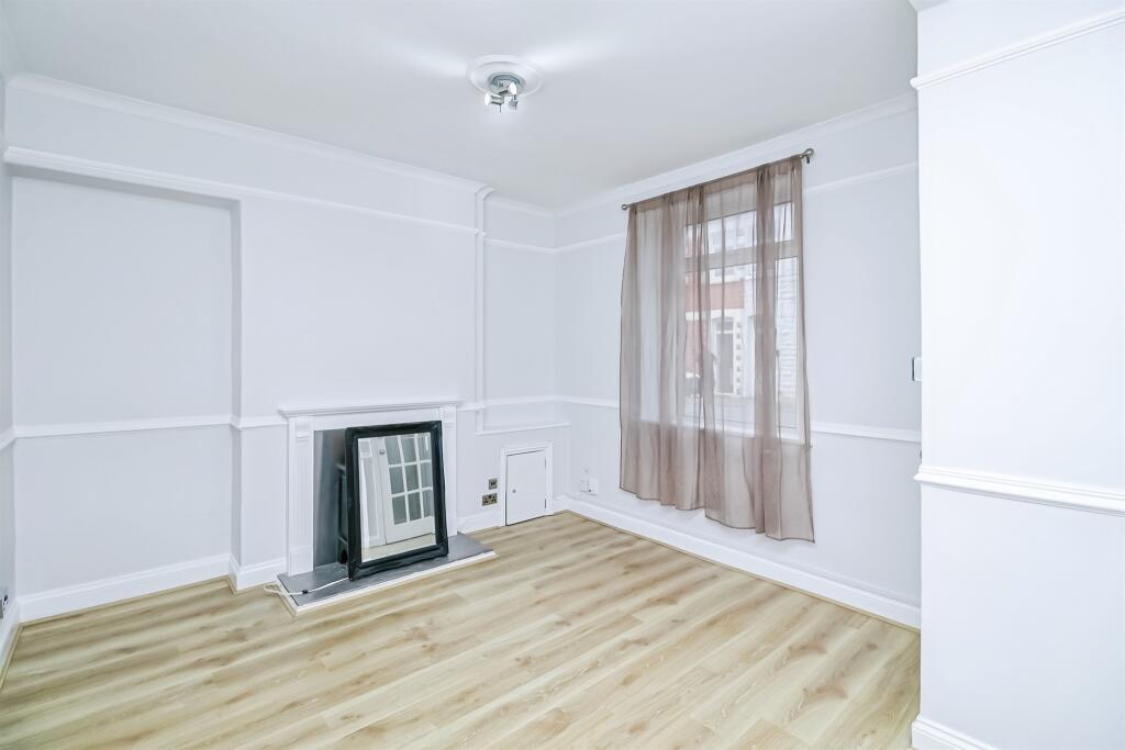 House in Barry, Gibbonsdown - View 3