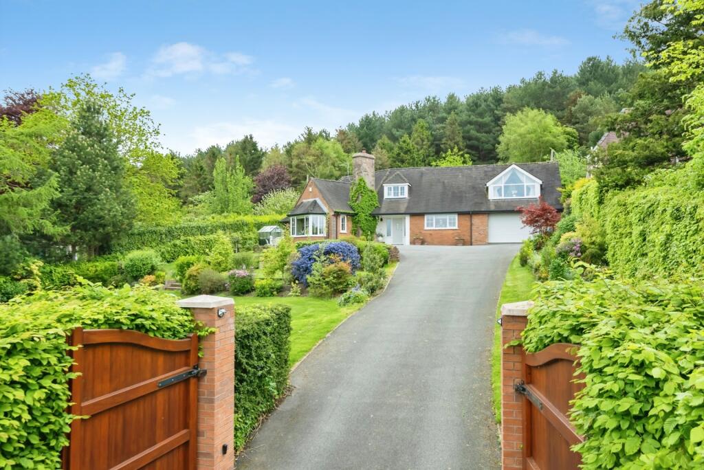 Main image of property: Delph Lane, WARRINGTON, Cheshire, WA4
